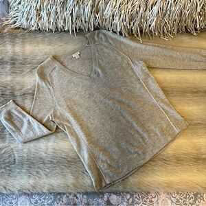 J. CREW Factory Heather Gray Thin Mariano Wool 3/4 Sleeves M Soft Cosy V-Neck